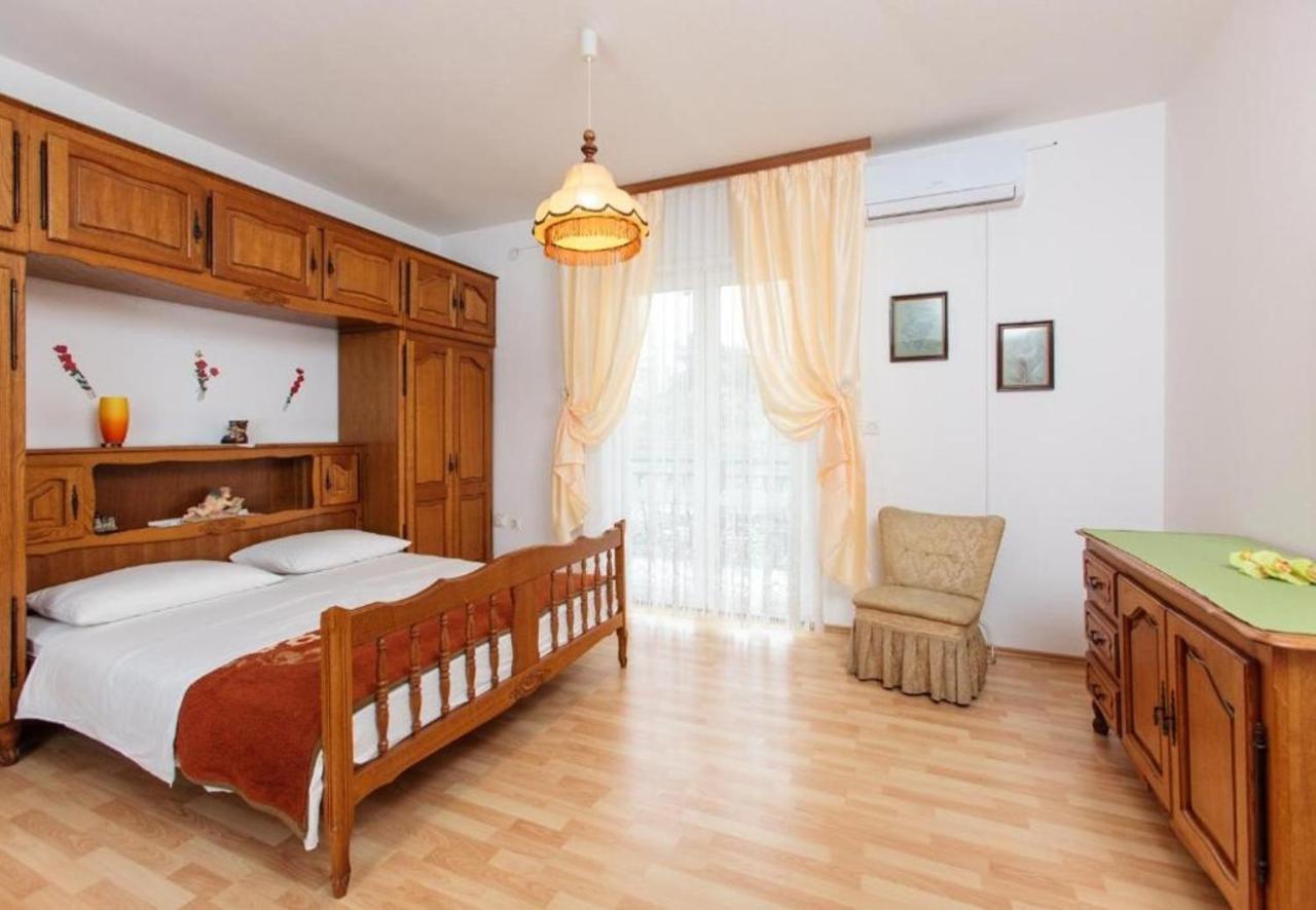 Apartment Knez 1 - 50 M From Beach Podstrana Eksteriør bilde