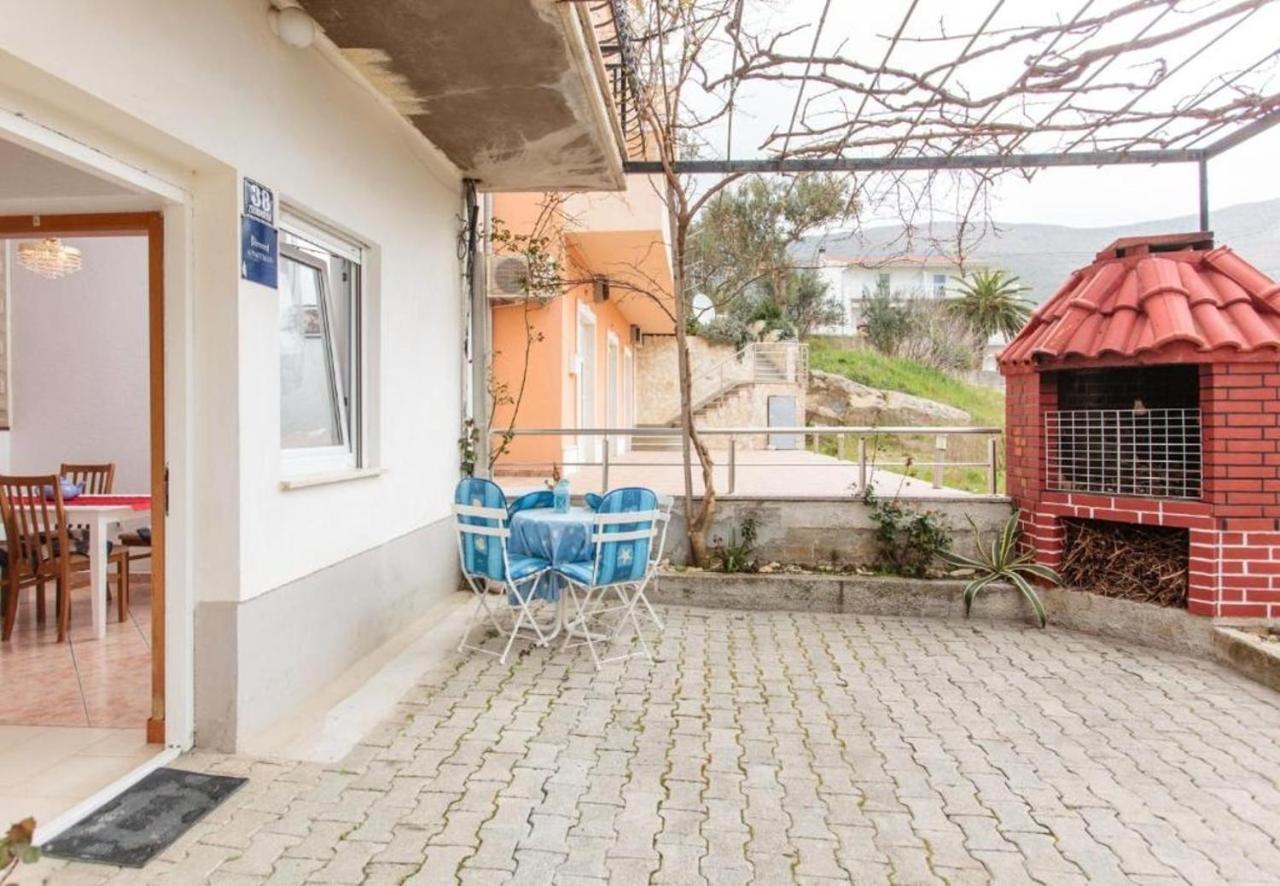Apartment Knez 1 - 50 M From Beach Podstrana Eksteriør bilde