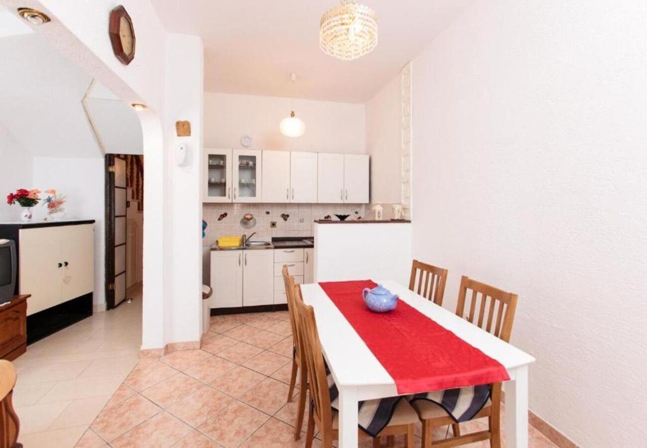 Apartment Knez 1 - 50 M From Beach Podstrana Eksteriør bilde