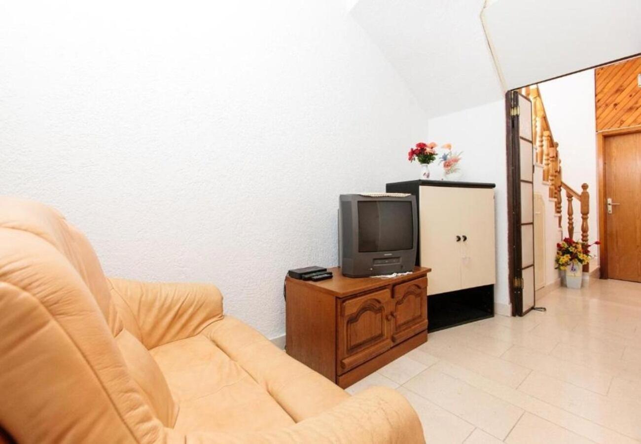 Apartment Knez 1 - 50 M From Beach Podstrana Eksteriør bilde